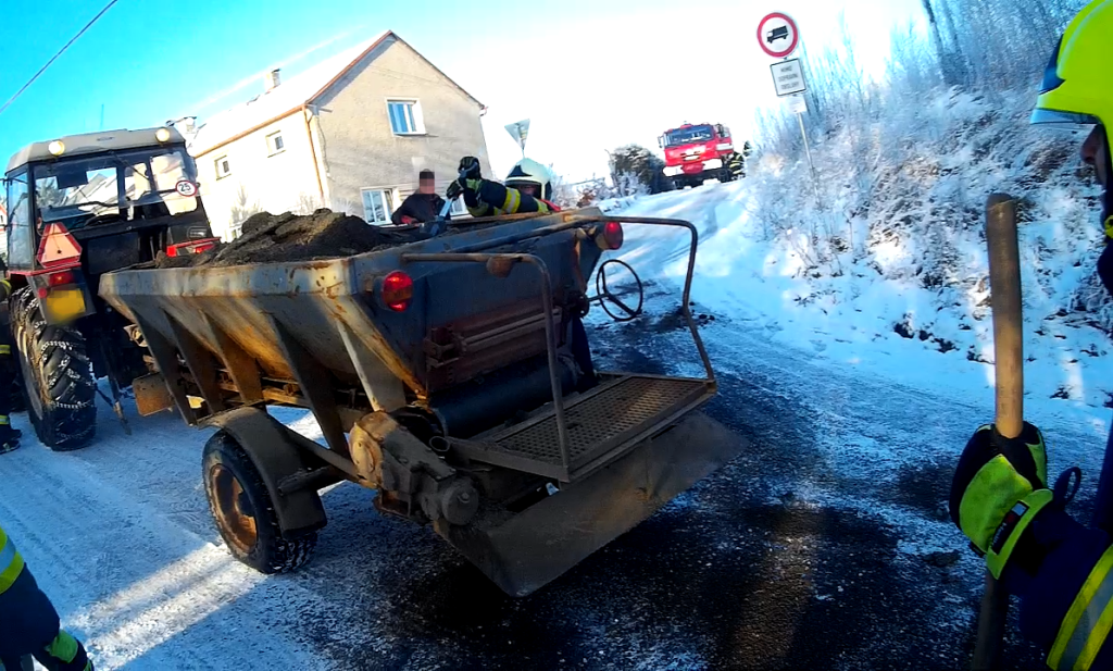 Žďár n. M., kamion na kolejích 2.png