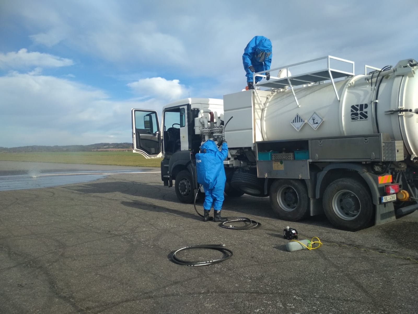 cvičení - únik látky z cisterny, Všechov - 17. 10. 2019 (4).jpg