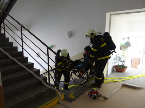 cvicenievakuaceskolaSvinov (OV) (19).JPG