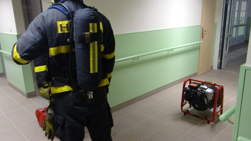 cviceniplynsenioriFrenstat (NJ) (25).JPG