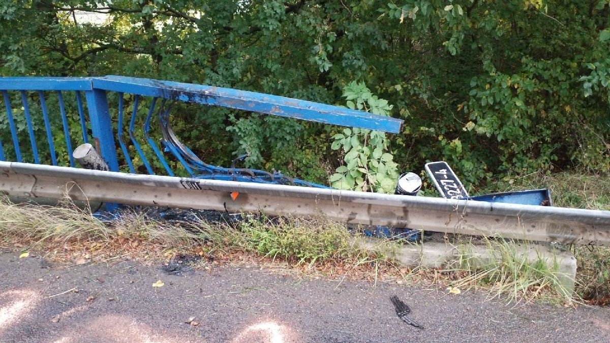 dopravní nehoda Kladruby nad Labem1  23.10.2020.jpg