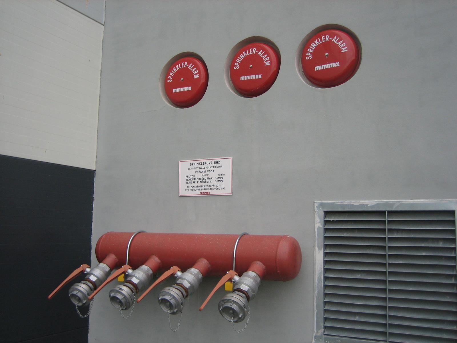 Vodní poplachové zvony a připojovací armatura pro CAS