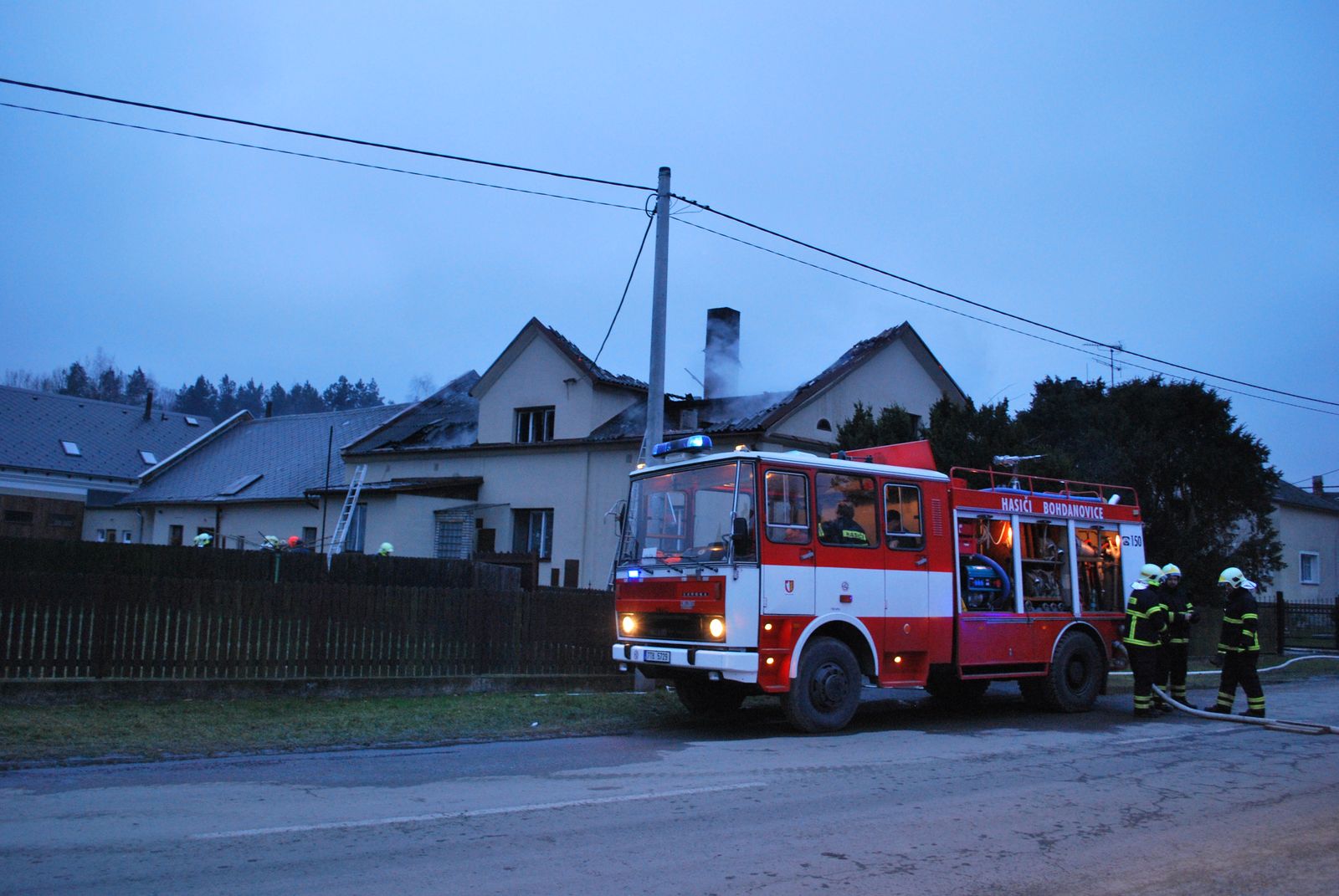 fotopožárRDJakartovice/pozarRDJakartovice (03).JPG