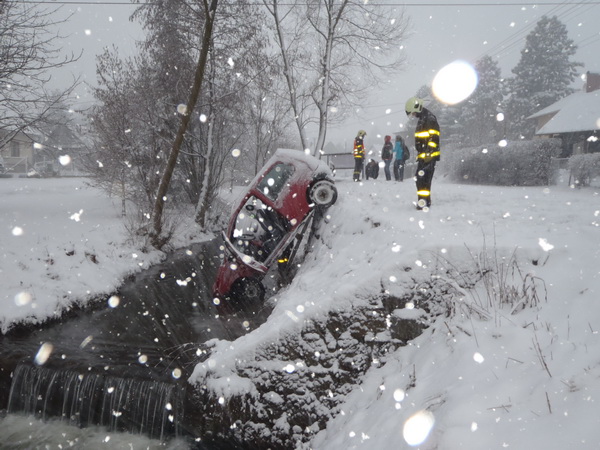 hasici a huste snezeni v MSK 07.jpg