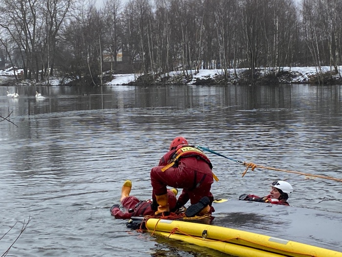 ledStribrneOpava (9).jpg