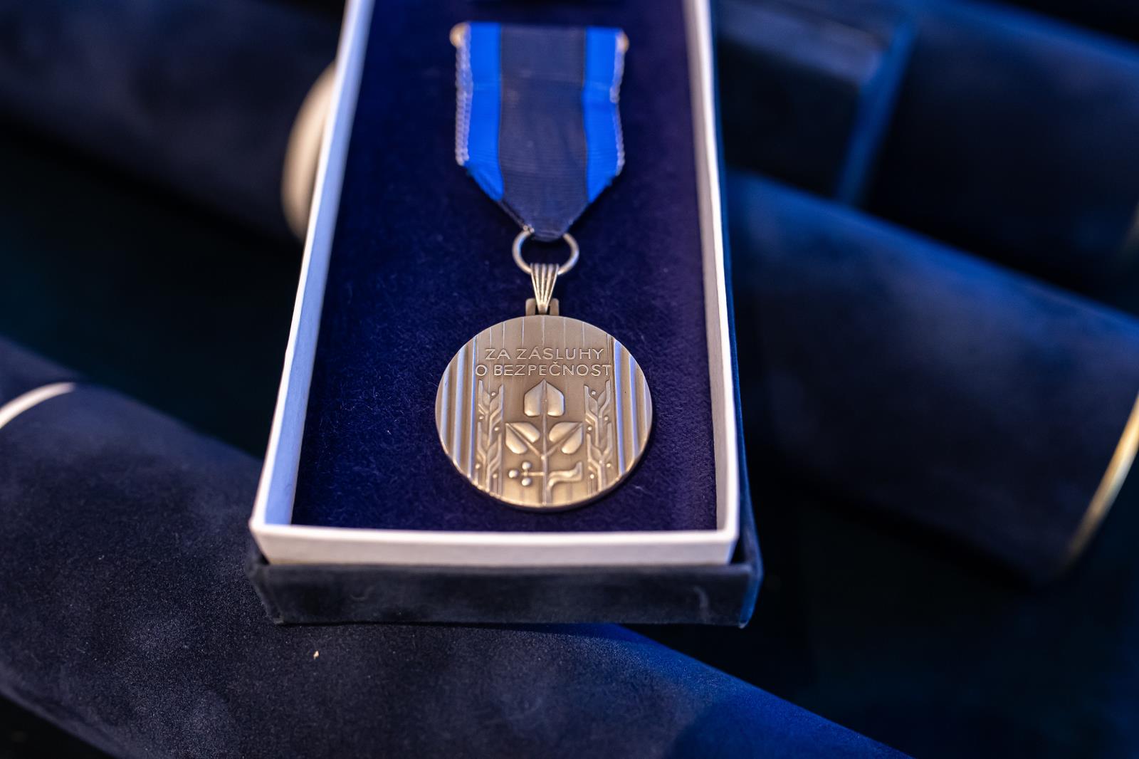 medaile (2).jpg
