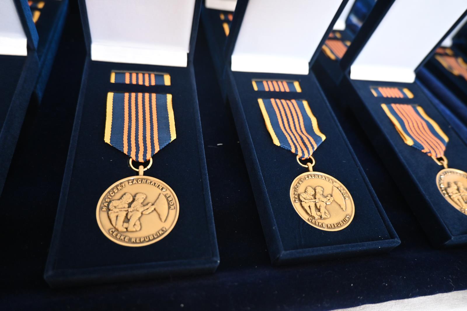 medaile 25 let HZS ČR (137).JPG