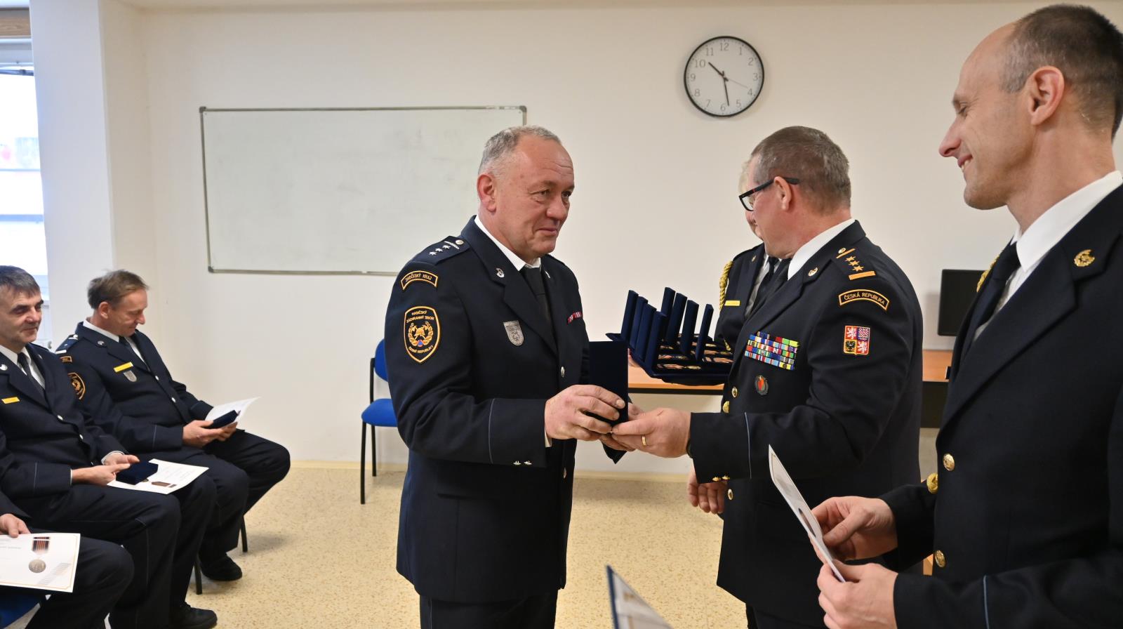 medaile 25 let HZS ČR (79).JPG