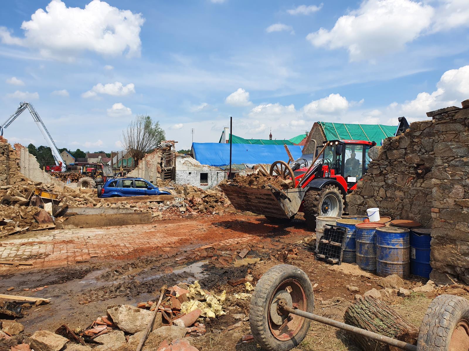 odstraňování škod ve Stebně, neděle 27. 6. 2021