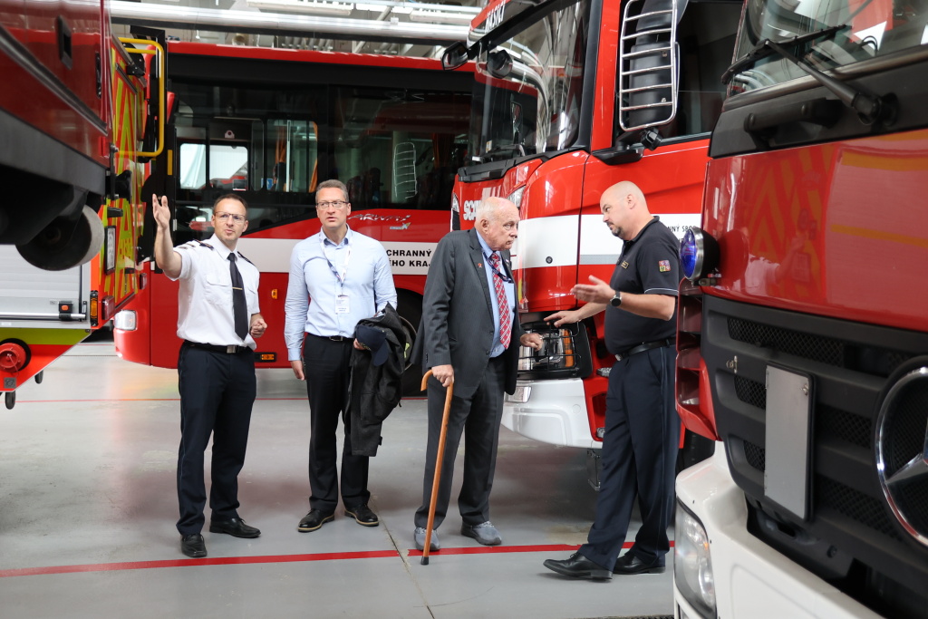 plk. Ing. Pavel Musil,  Jiří Berkovec, George Patton Waters, mjr. Ing. Michal Pathy.JPG