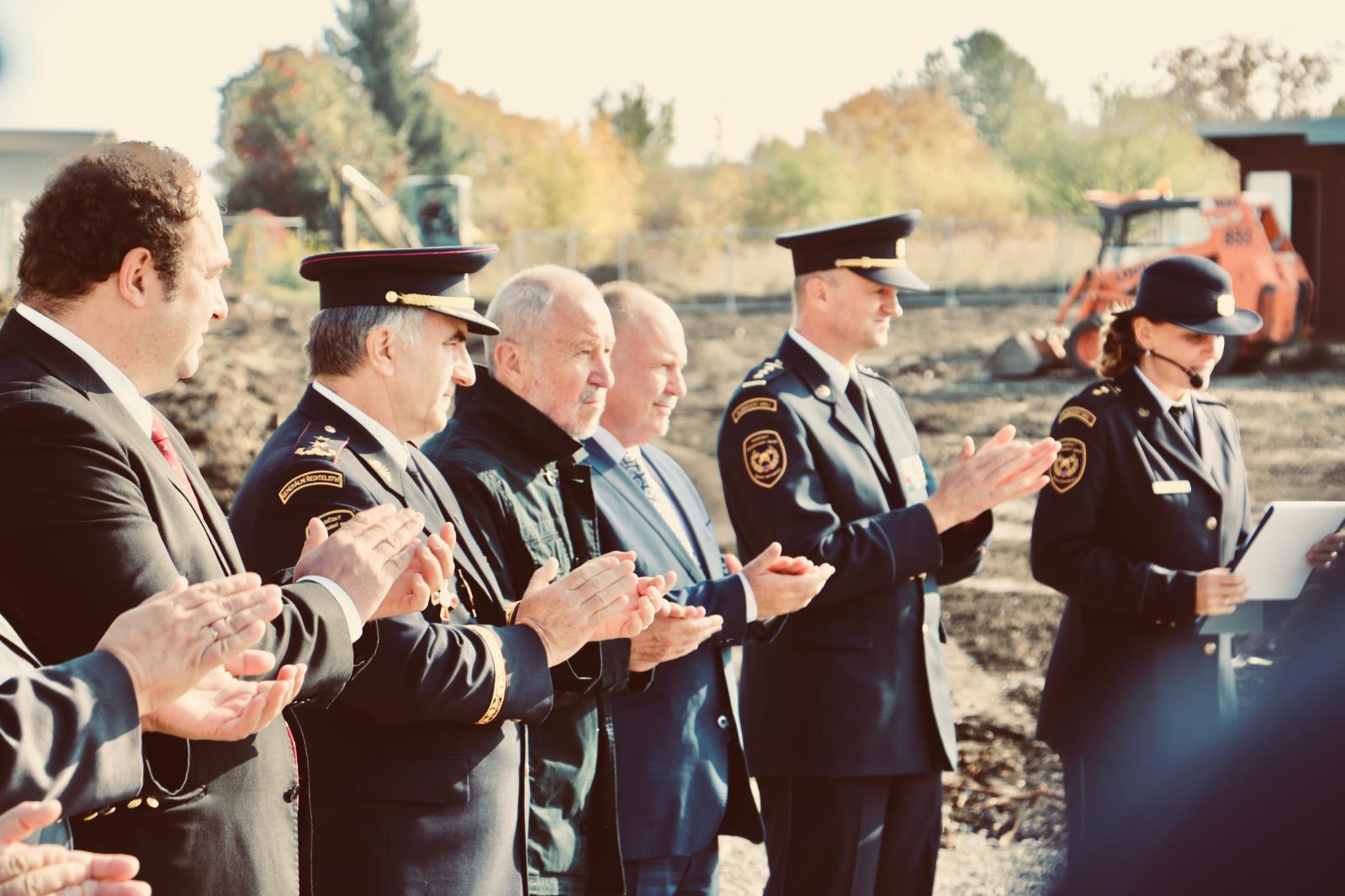 poklepání základního kamene výstavby stanice a územního odboru v Přerově