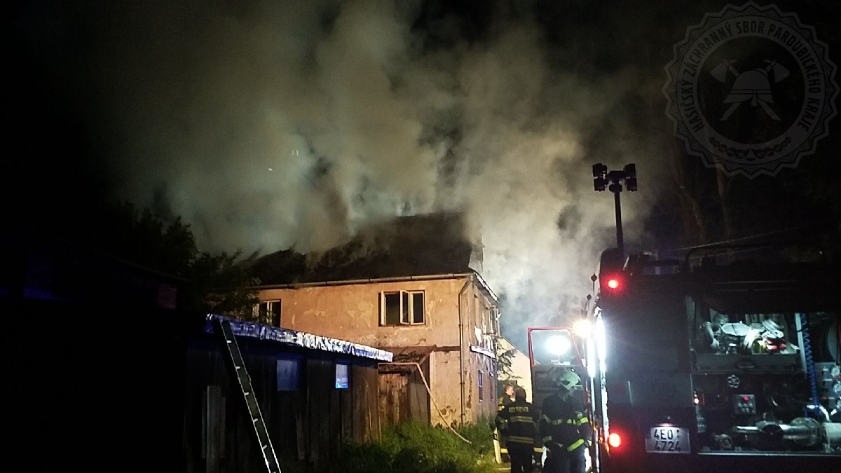 požár RD ČVoda13-6-2020b.jpg