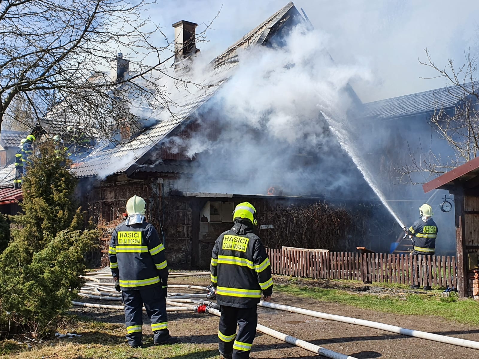 požár RD Dolní Lipka  (1).jpg