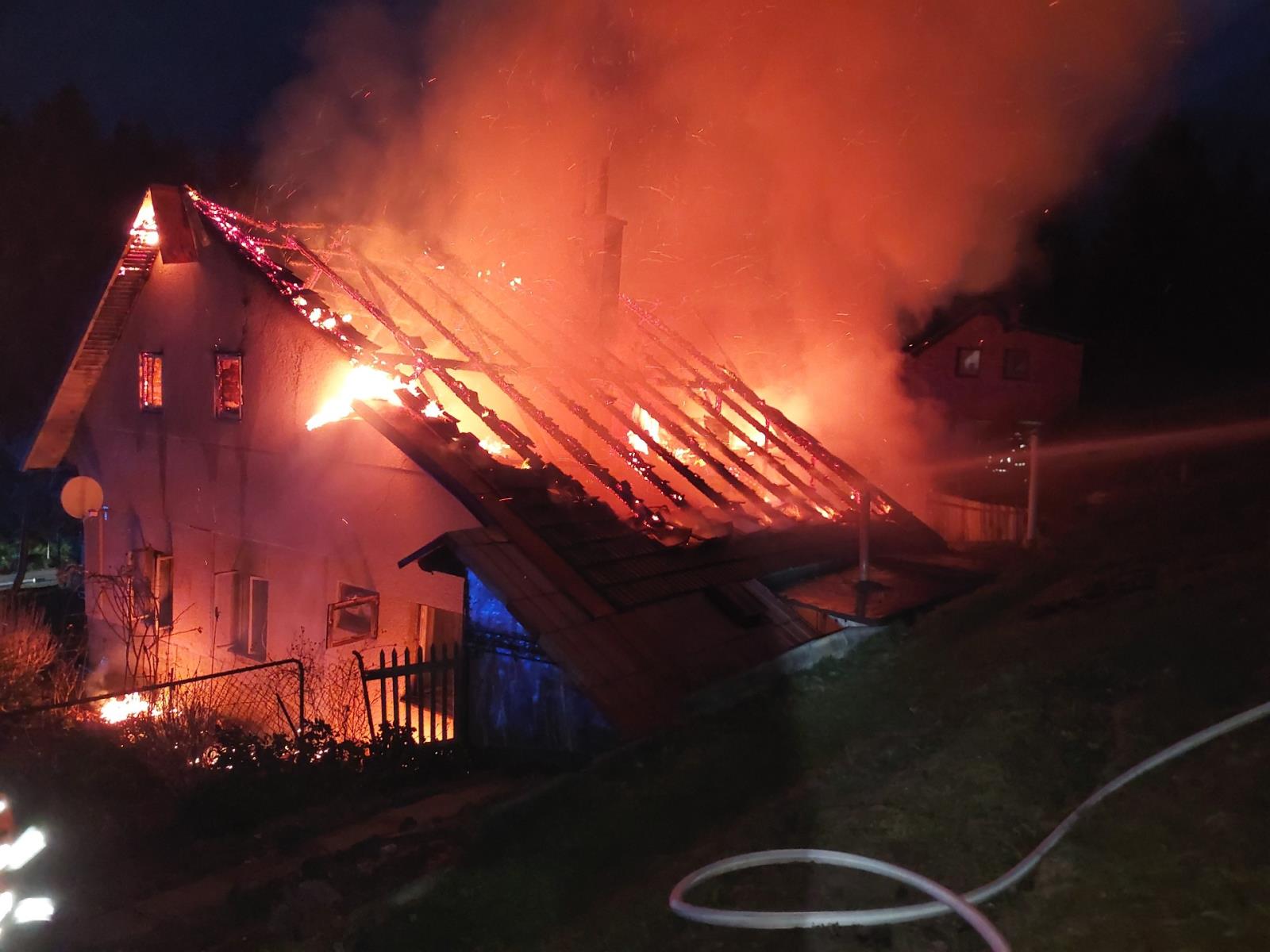 požár RD Žampach.jpeg