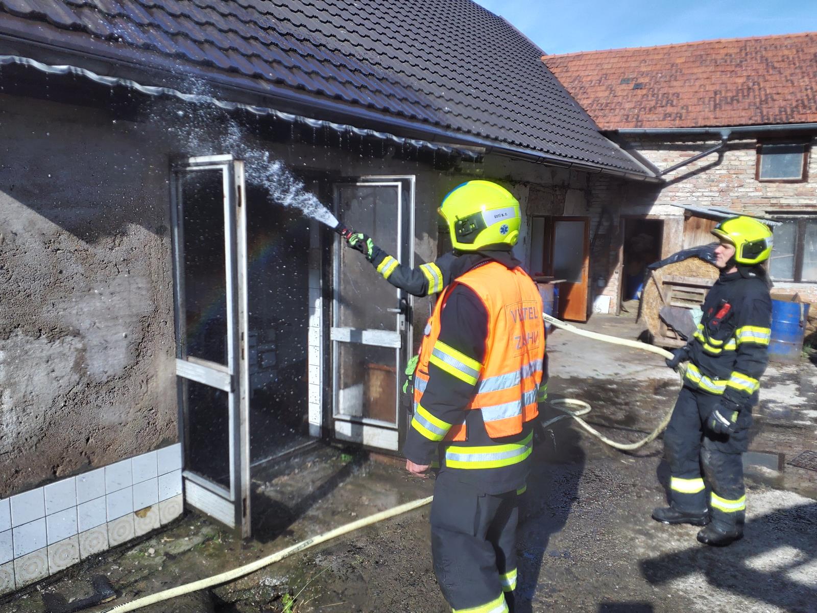 požár Slatina1-6-2023b.jpeg