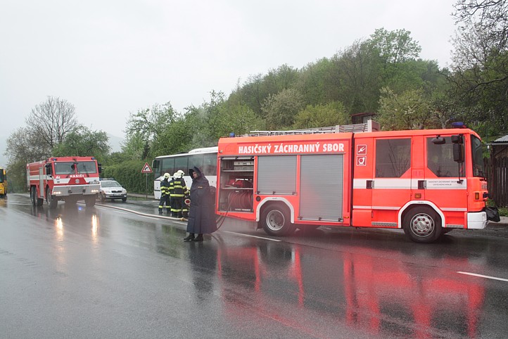 požár autobusu Děčín 5.JPG