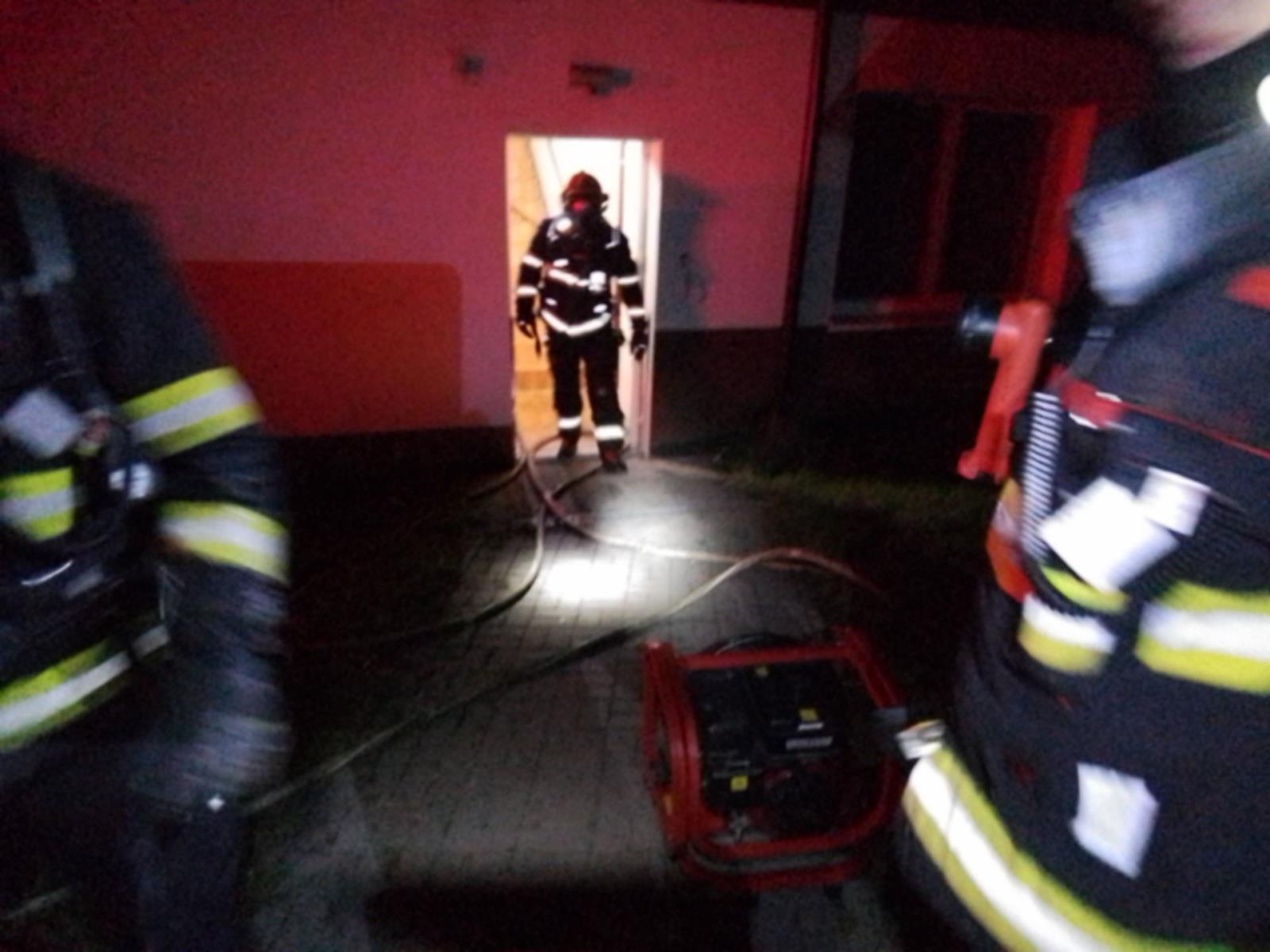 požár bytu v Lovosicích