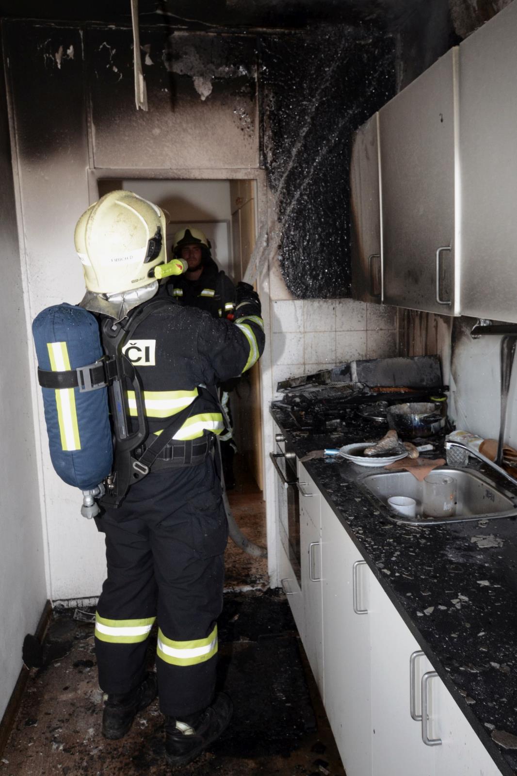 požár kuchyně Čížkovice 1.jpg