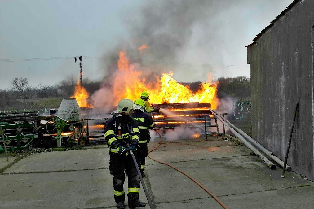 požár odpadu (4).jpg