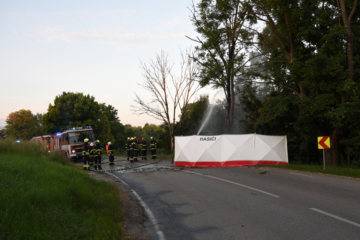 požár po nehodě (1).jpg