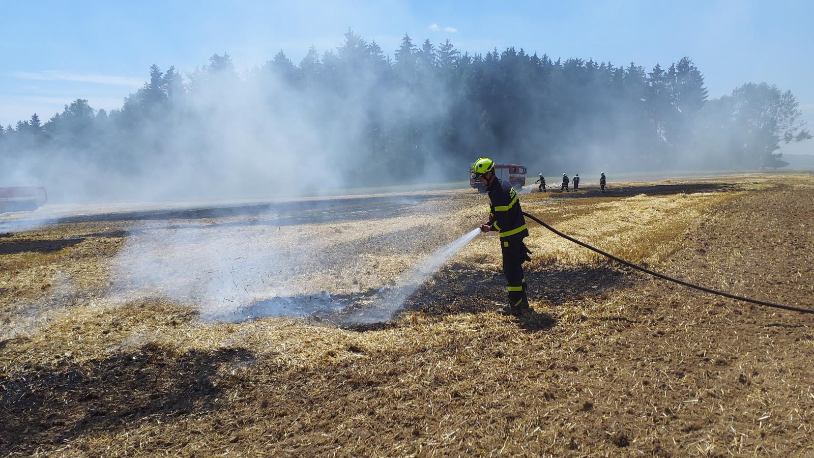 požár pole Mrákotín8-7-2023.jpeg
