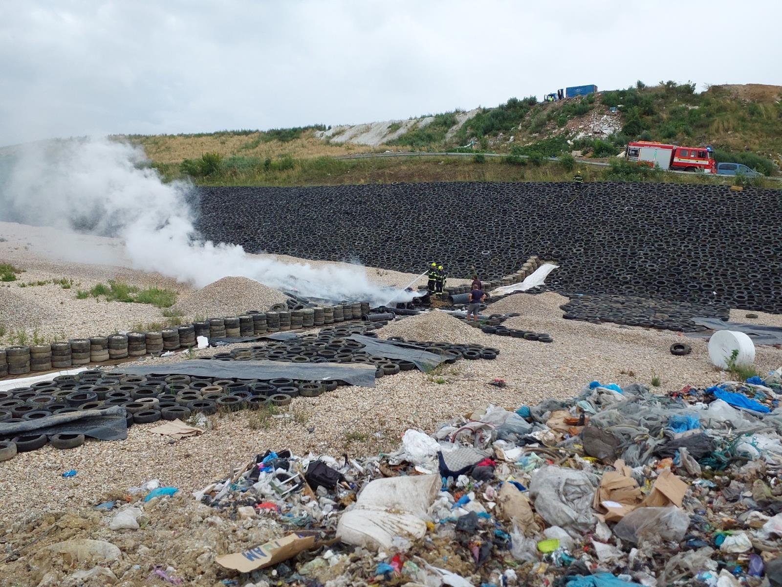 požár skládky