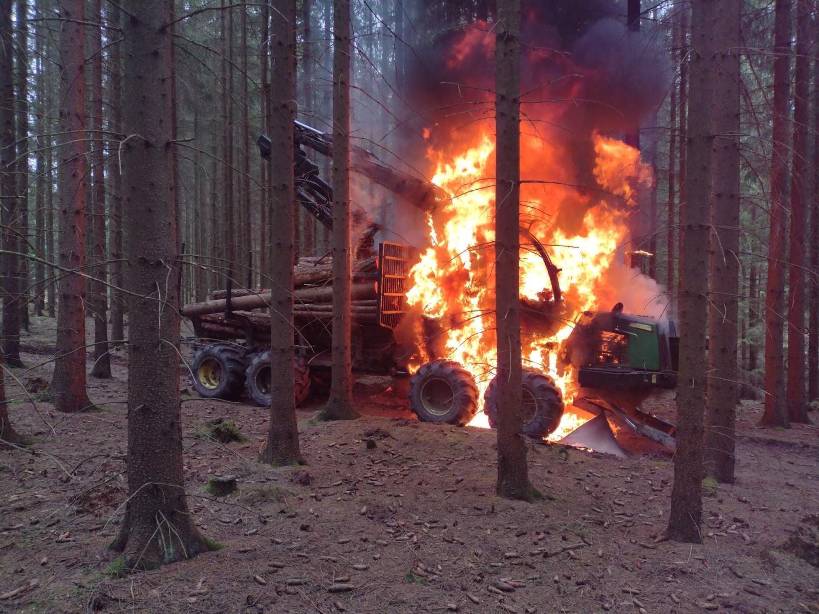 požár stroje1.jpeg