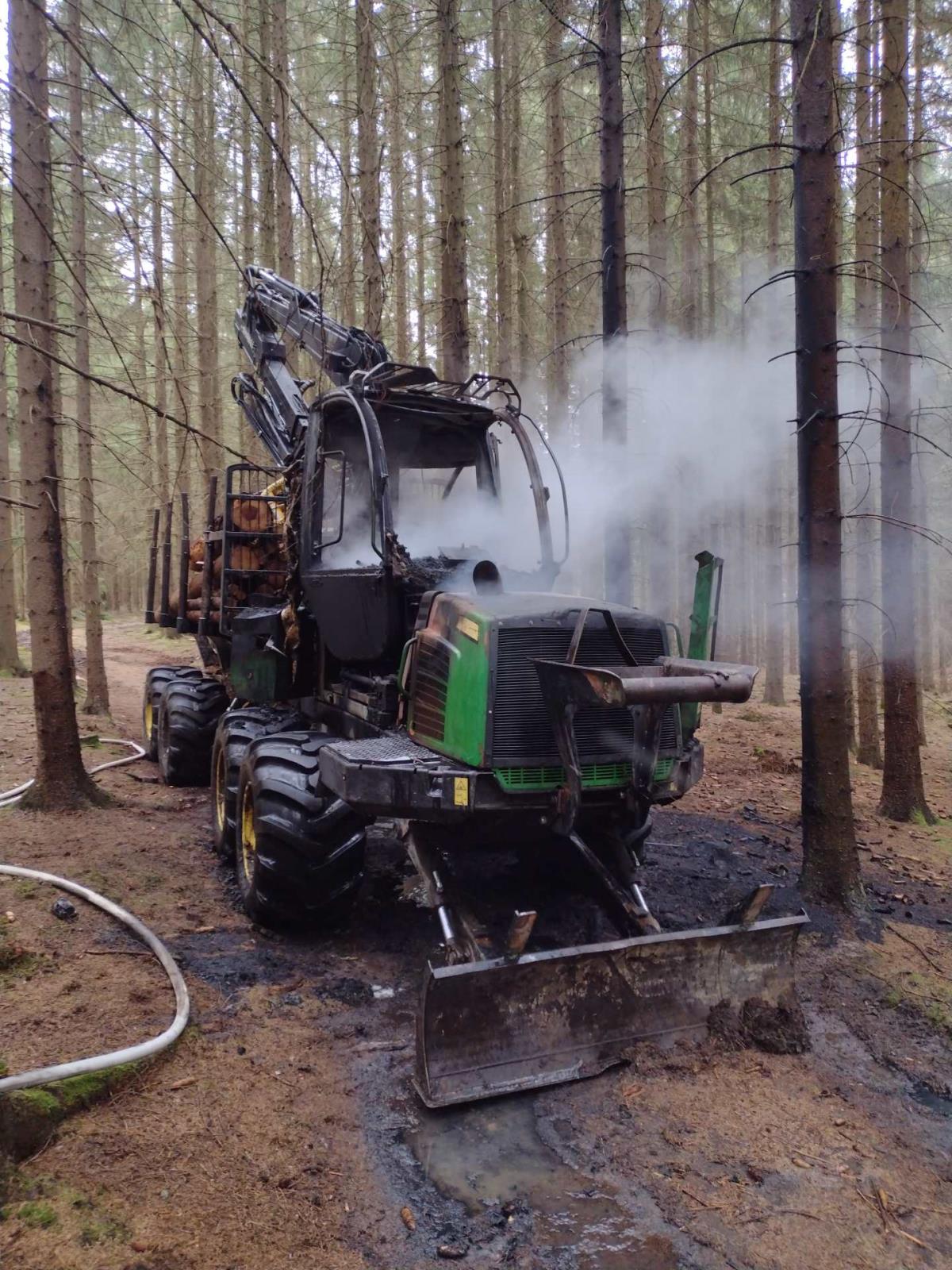 požár stroje4.jpeg