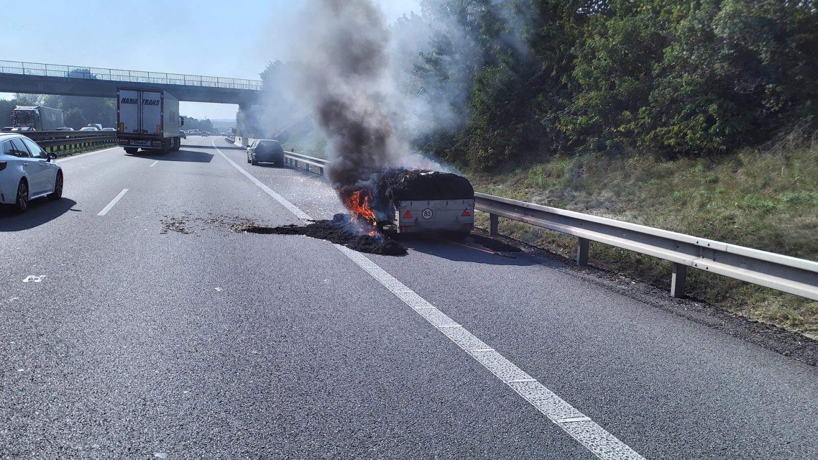 požár vozíku (3).jpg