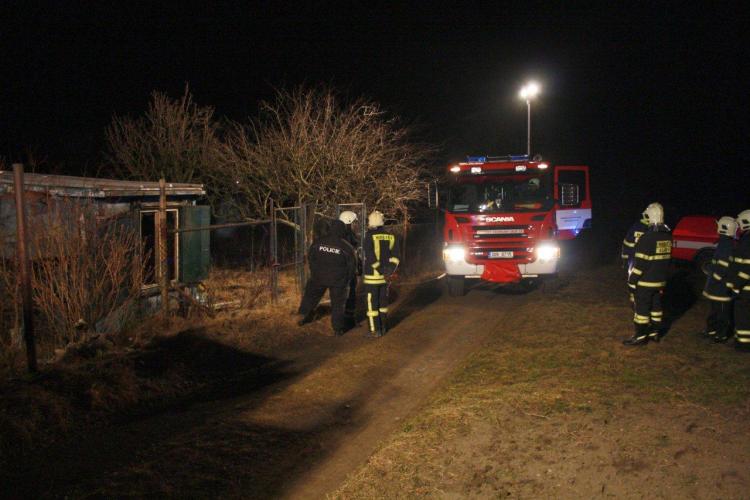 požár zahradní chatky6.jpg