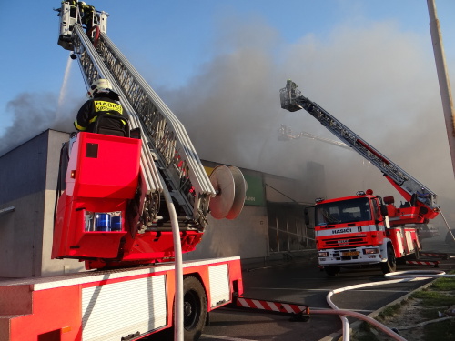 pozarOCKoprivnice_peku (11).JPG