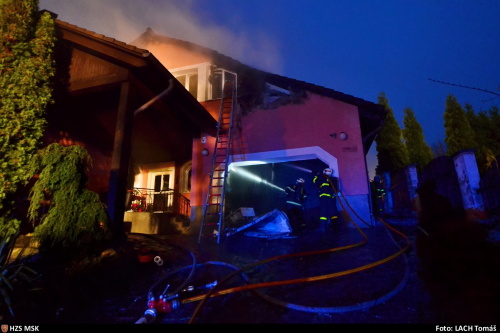 pozarRDOstrava_Petrkovice_tma (17).jpg