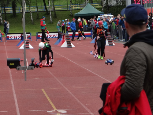pozarnisportakademickeMCR_Ostrava_100zeny (13).JPG
