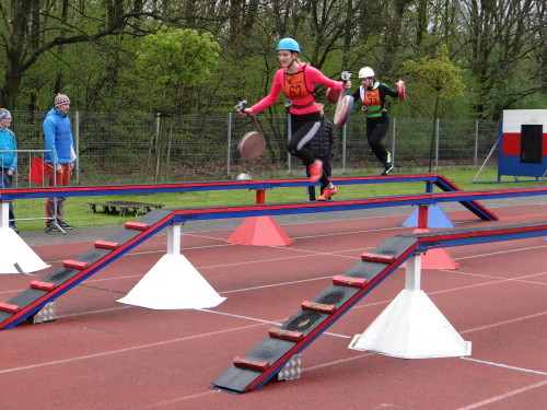 pozarnisportakademickeMCR_Ostrava_100zeny (1).JPG
