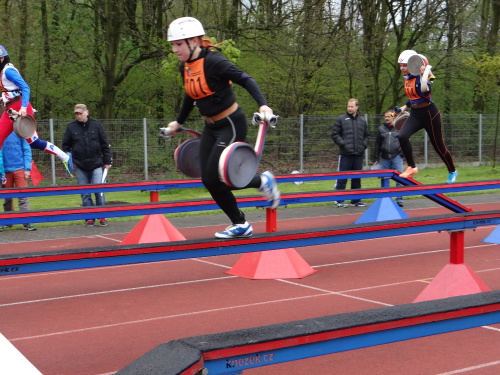 pozarnisportakademickeMCR_Ostrava_100zeny (5).JPG