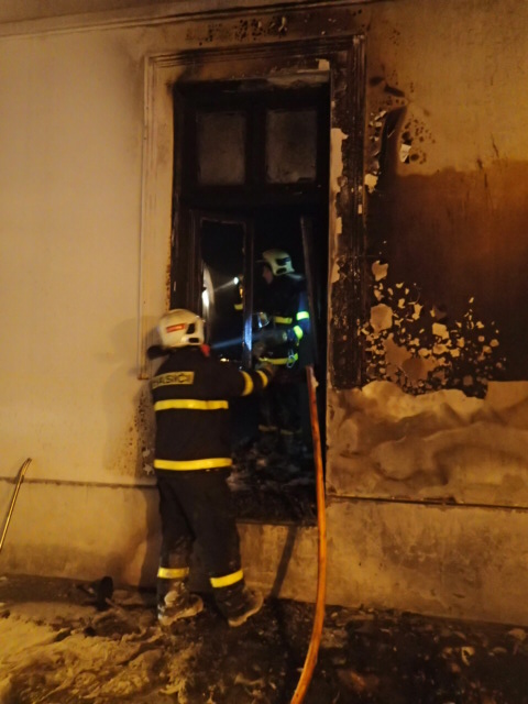 pozarpostaautoKarvina (3).JPG