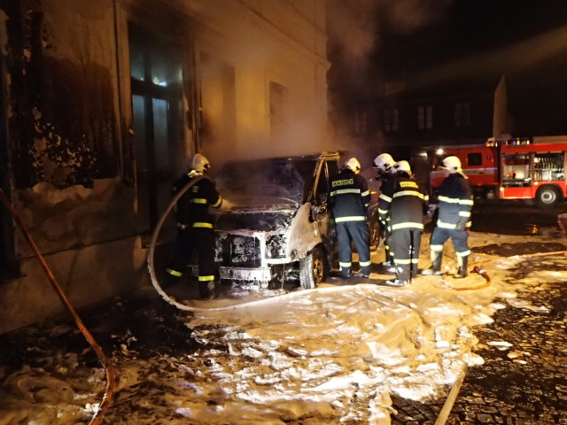 pozarpostaautoKarvina (1).JPG