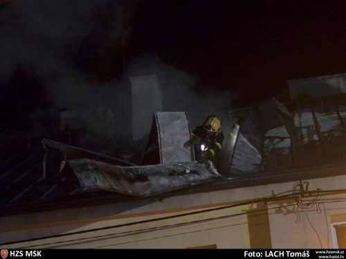 pozarstrechadumOrlova_II (7).JPG