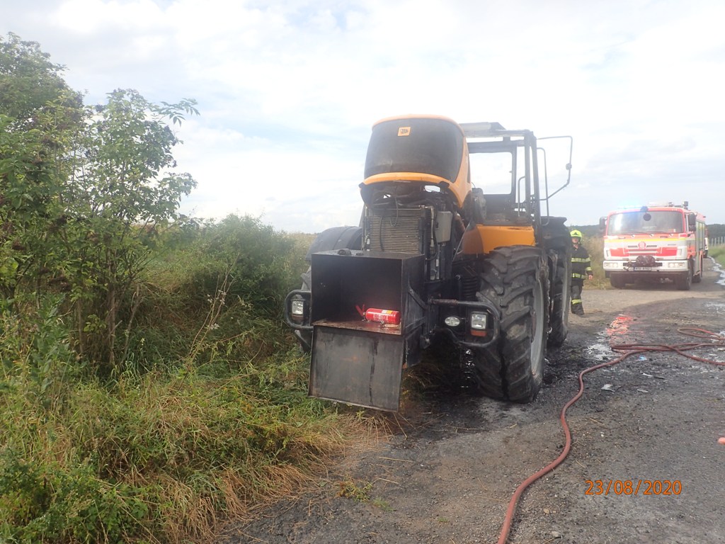 pozartraktorBohusov (3).JPG