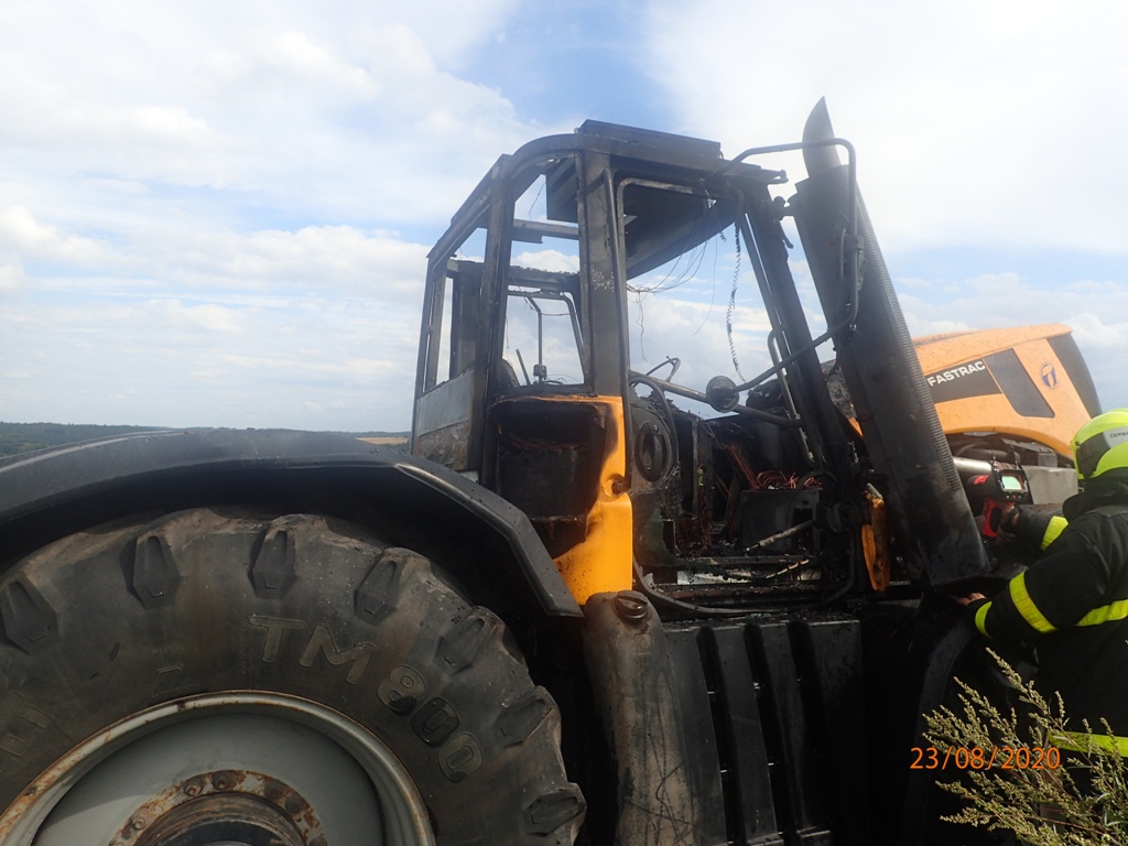 pozartraktorBohusov (5).JPG