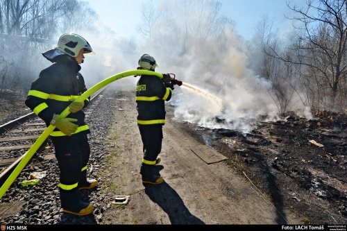 pozartravakerestromyhaldaOstrava (7).jpg