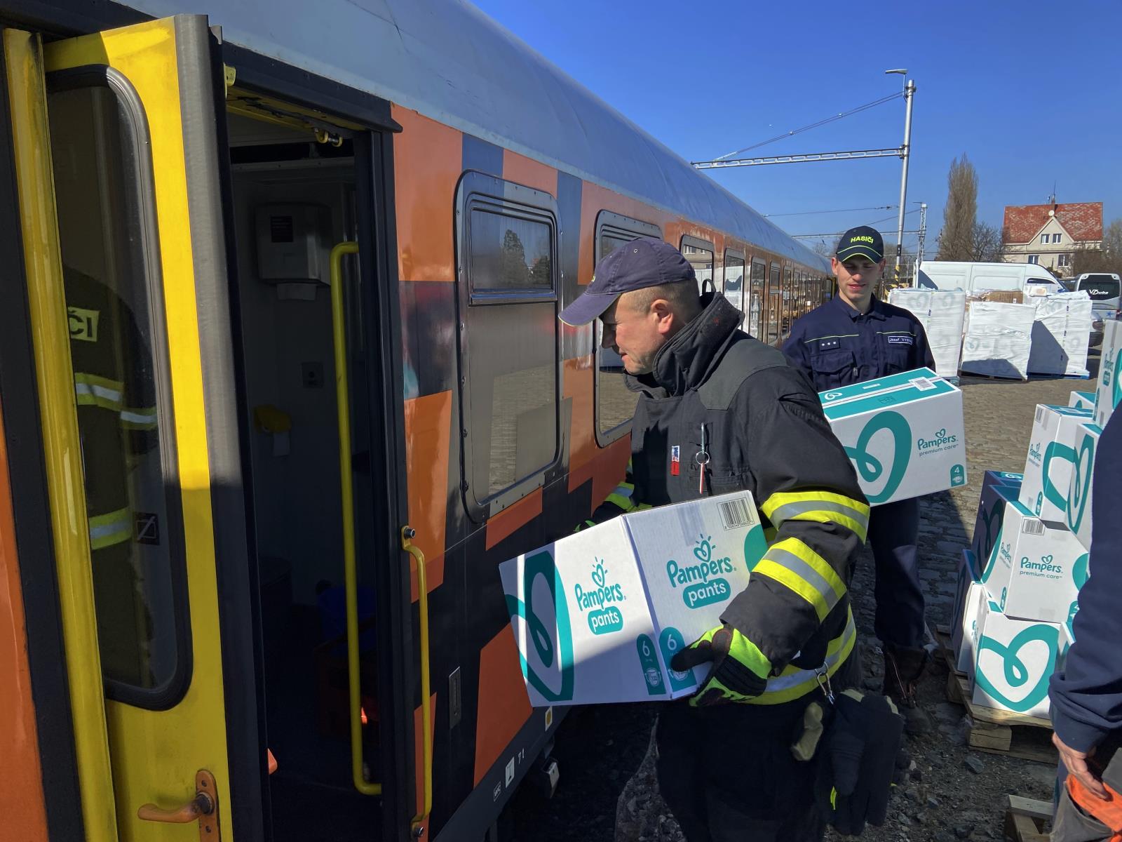 převoz humanitární pomoci.jpg