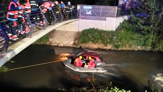 řidička v potoku.jpg