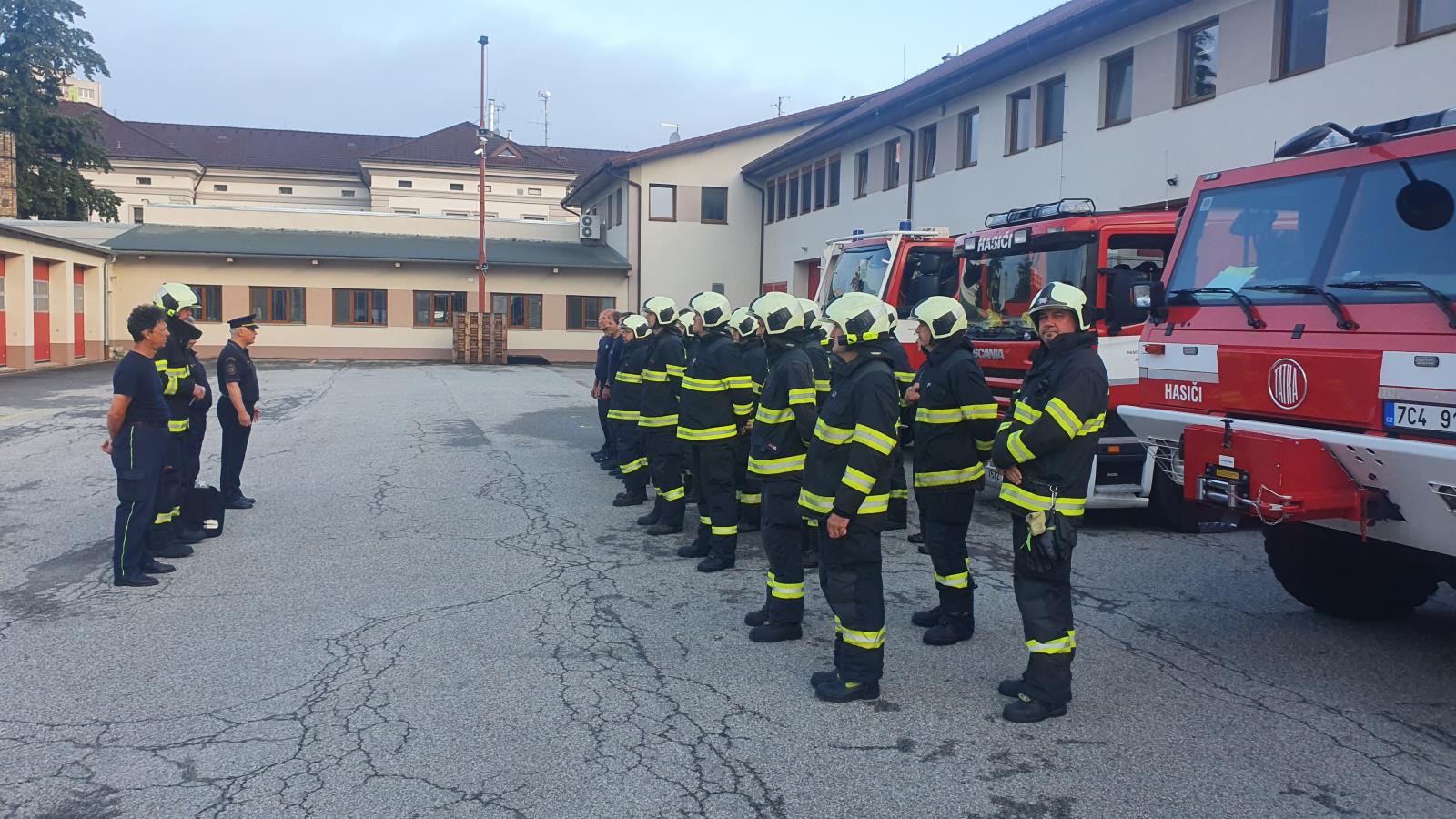rozloučka se směnovými hasiči (1).jpg