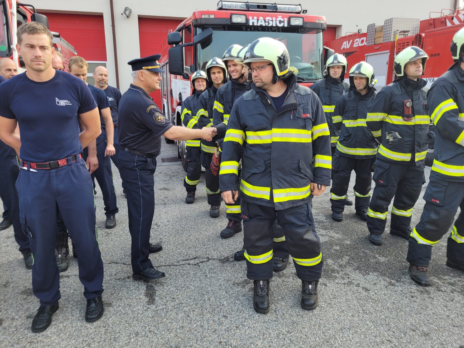 rozloučka se směnovými hasiči (18).jpg