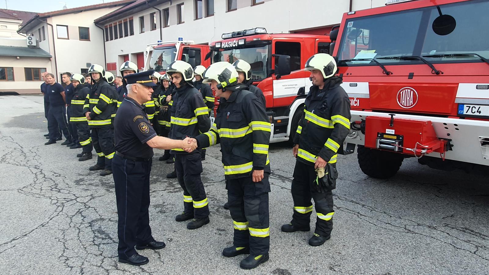rozloučka se směnovými hasiči (13).jpg