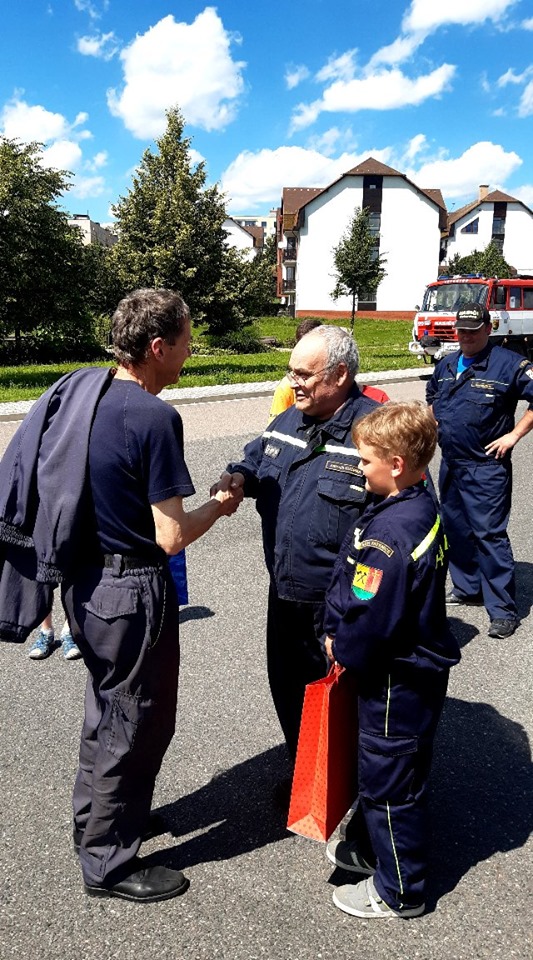 s Katzerem se loučili i dobrovolní hasiči5.jpg
