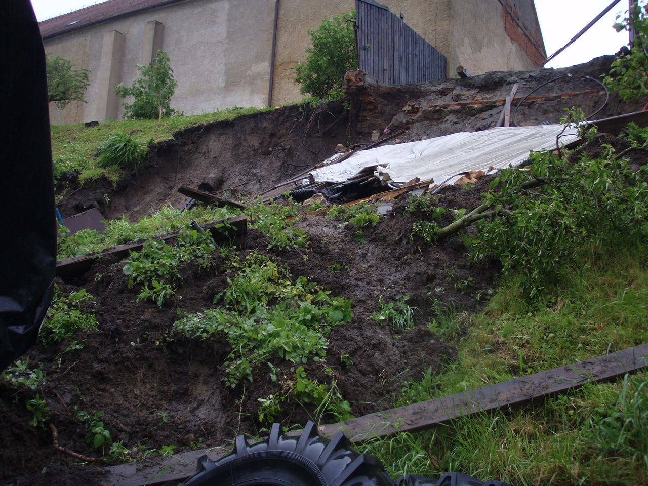 sesuvadestrukceOpavaHolasovice/sesuvadestrukceOpavaHolasovice (01).JPG