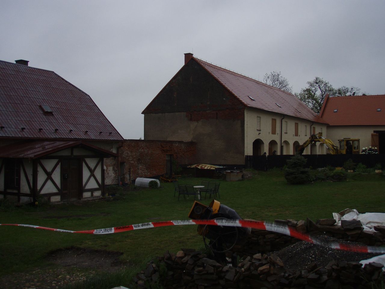 sesuvadestrukceOpavaHolasovice/sesuvadestrukceOpavaHolasovice (4).JPG
