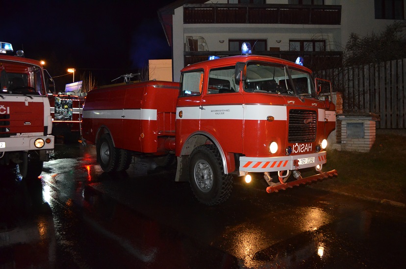 truhlárna/DSC_0478.JPG